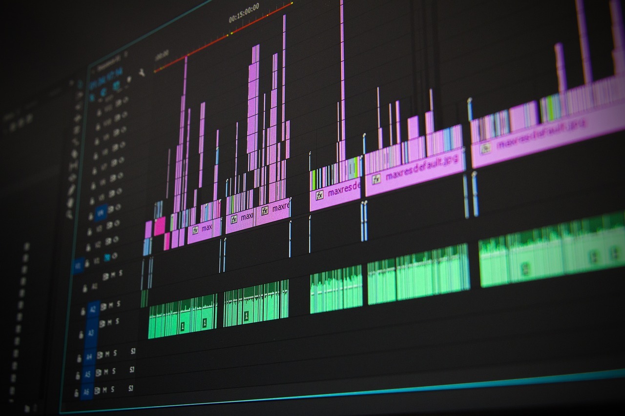 Unleash Your Inner Filmmaker: Comica Video Editor Review (2024)